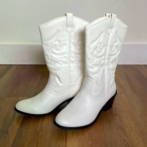 cowboy boots size 7 white BRAND NEW